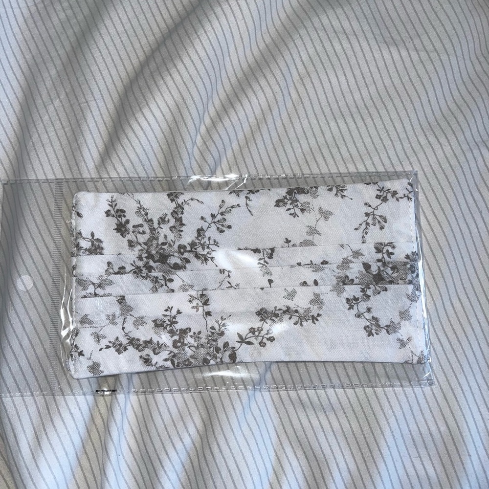 Face mask - Picture 9 of 11